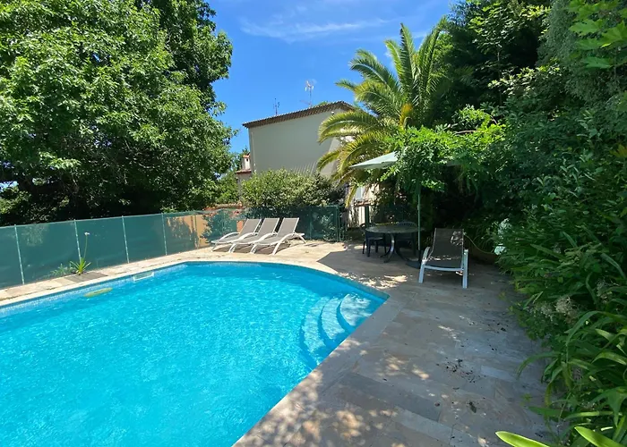 1923 Private Pool 比亚里茨